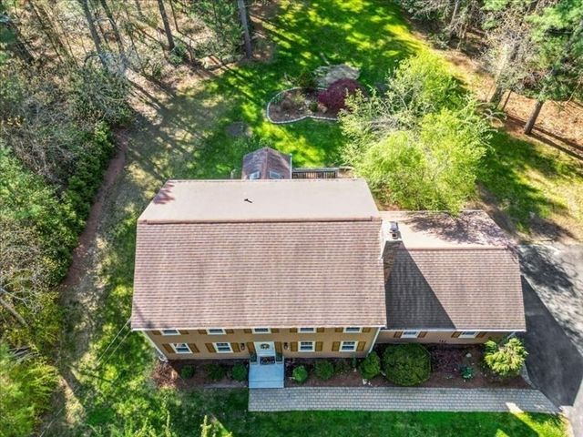 87 Pickens Street, Lakeville, MA 02347