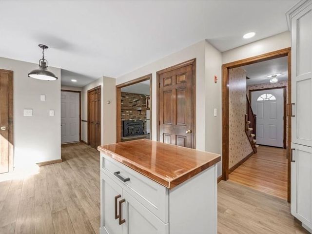 87 Pickens Street, Lakeville, MA 02347