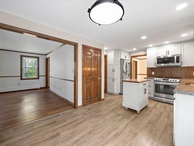 87 Pickens Street, Lakeville, MA 02347