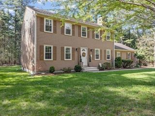 87 Pickens Street, Lakeville, MA 02347