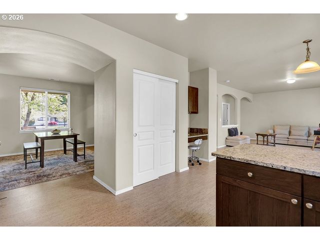 654 N GARDEN Way, Eugene, OR 97401