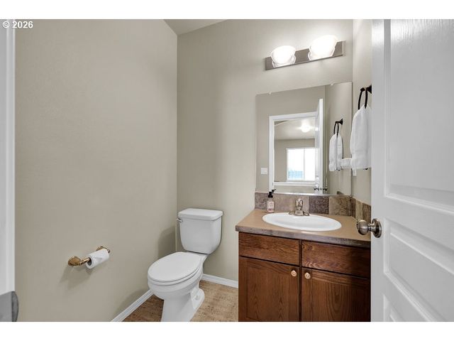 654 N GARDEN Way, Eugene, OR 97401