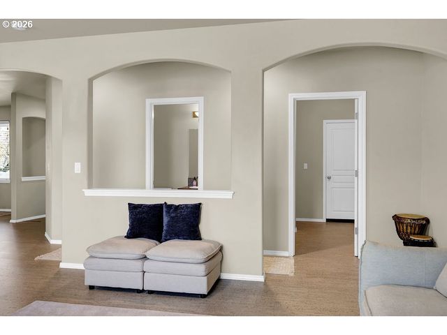 654 N GARDEN Way, Eugene, OR 97401