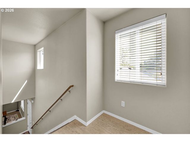 654 N GARDEN Way, Eugene, OR 97401