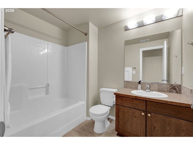 654 N GARDEN Way, Eugene, OR 97401