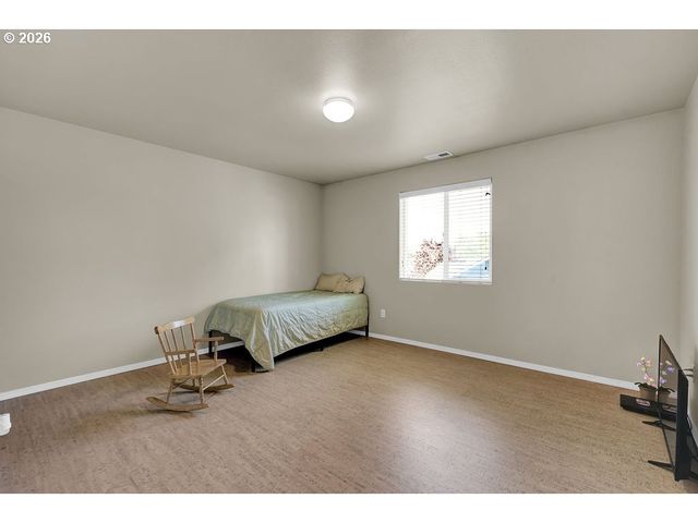 654 N GARDEN Way, Eugene, OR 97401