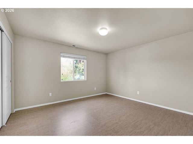 654 N GARDEN Way, Eugene, OR 97401
