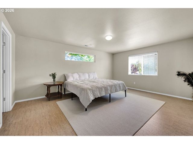 654 N GARDEN Way, Eugene, OR 97401
