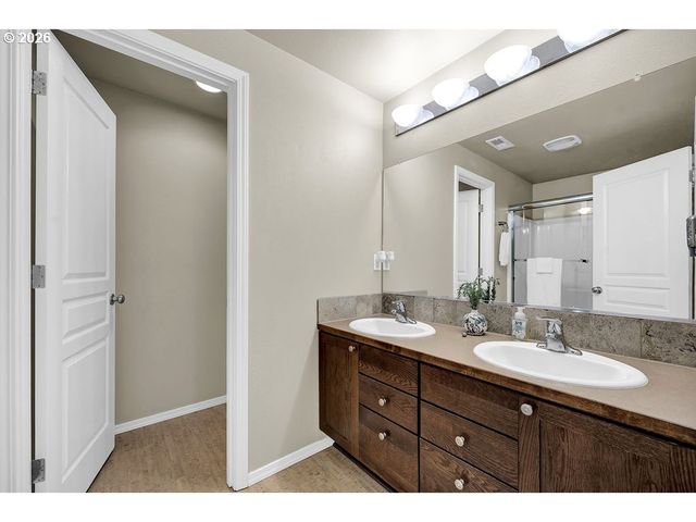 654 N GARDEN Way, Eugene, OR 97401