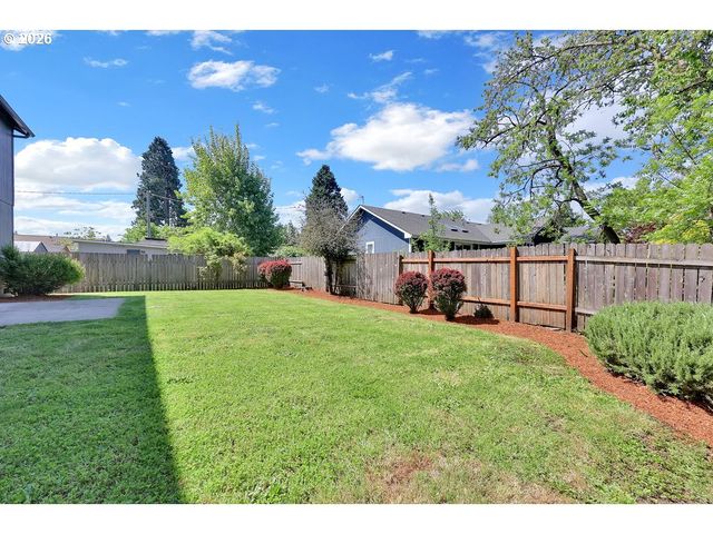 654 N GARDEN Way, Eugene, OR 97401