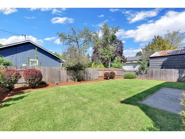 654 N GARDEN Way, Eugene, OR 97401