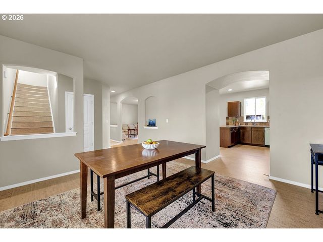 654 N GARDEN Way, Eugene, OR 97401