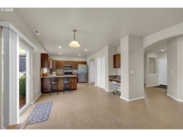 654 N GARDEN Way, Eugene, OR 97401
