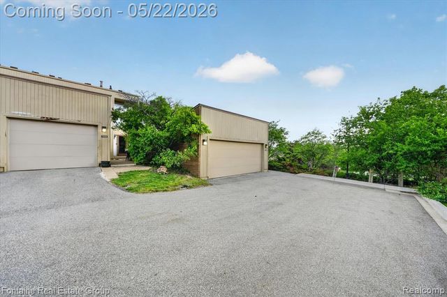 7406 Azalea Court, West Bloomfield, MI 48322