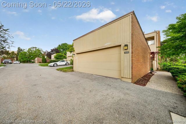 7406 Azalea Court, West Bloomfield, MI 48322
