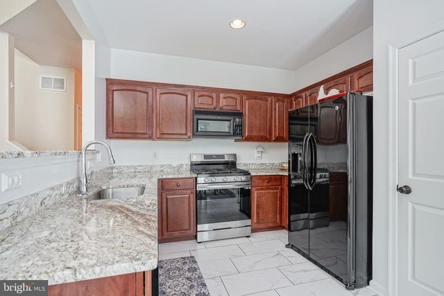 135 CHANCELLOR DR, Deptford, NJ 08096