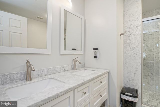 135 CHANCELLOR DR, Deptford, NJ 08096