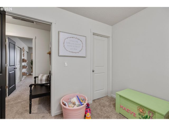 735 GARDEN Ct, Molalla, OR 97038