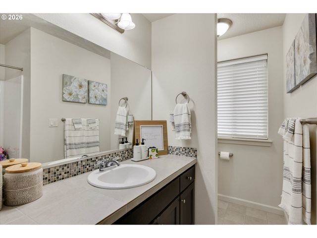 735 GARDEN Ct, Molalla, OR 97038