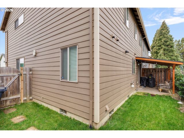 735 GARDEN Ct, Molalla, OR 97038