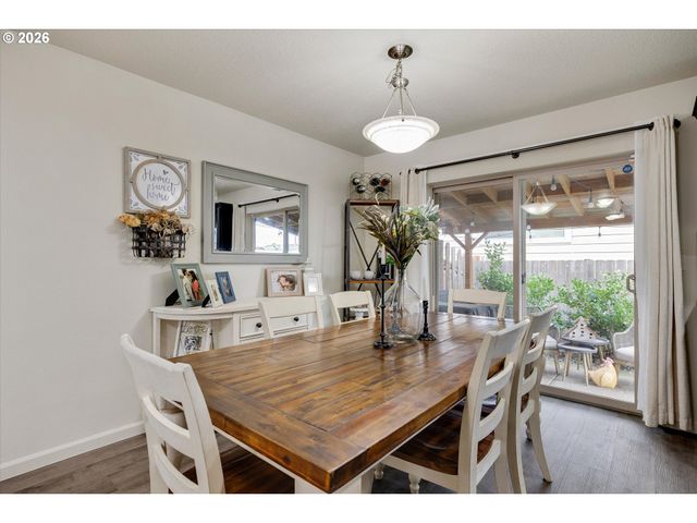 735 GARDEN Ct, Molalla, OR 97038