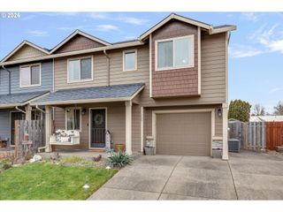 735 GARDEN Ct, Molalla, OR 97038