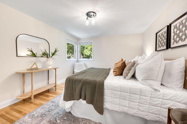 6261 N Bay Ridge AVENUE, Whitefish Bay, WI 53217