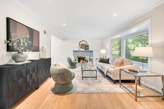 6261 N Bay Ridge AVENUE, Whitefish Bay, WI 53217