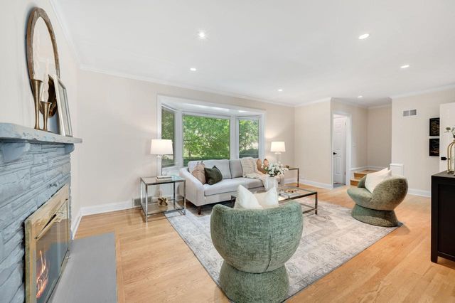 6261 N Bay Ridge AVENUE, Whitefish Bay, WI 53217