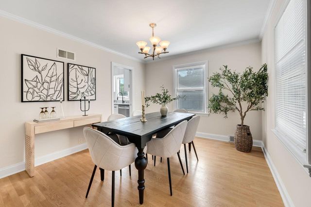 6261 N Bay Ridge AVENUE, Whitefish Bay, WI 53217