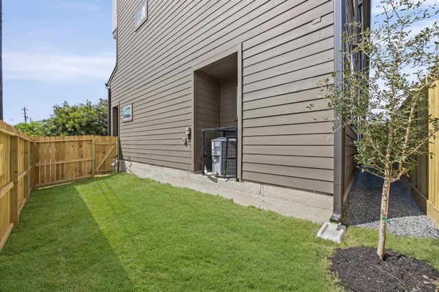 5111 Avenue J, Houston, TX 77011