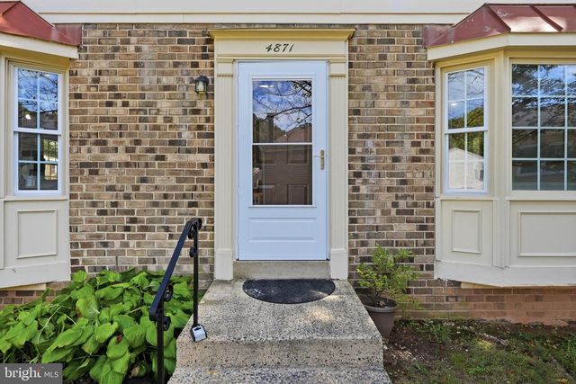 4871 NASH DR, Fairfax, VA 22032