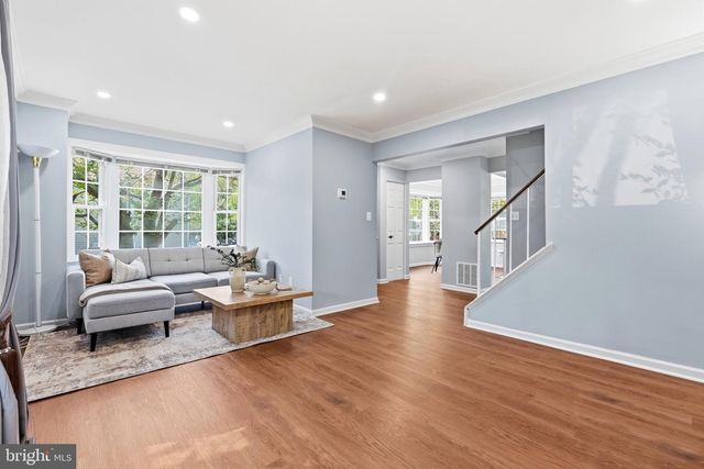 4871 NASH DR, Fairfax, VA 22032