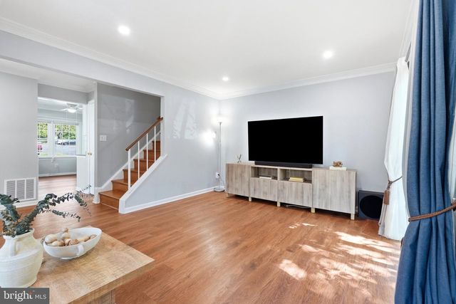 4871 NASH DR, Fairfax, VA 22032