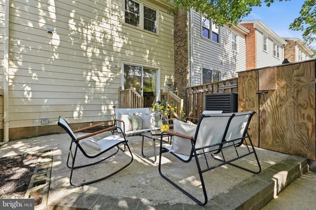 4871 NASH DR, Fairfax, VA 22032