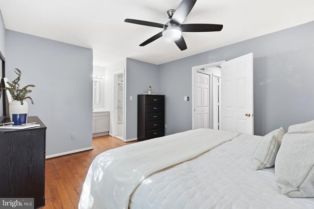 4871 NASH DR, Fairfax, VA 22032