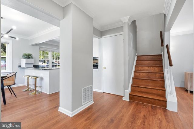 4871 NASH DR, Fairfax, VA 22032