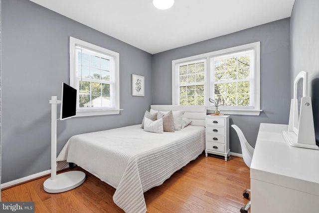 4871 NASH DR, Fairfax, VA 22032