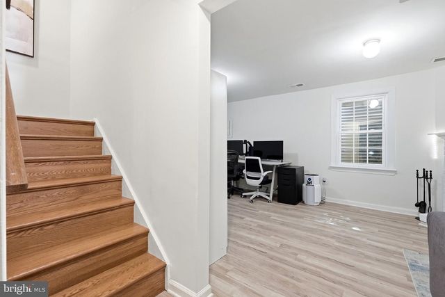 4871 NASH DR, Fairfax, VA 22032