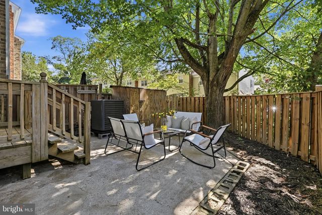4871 NASH DR, Fairfax, VA 22032