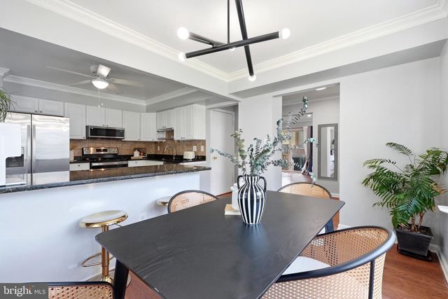 4871 NASH DR, Fairfax, VA 22032