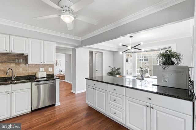 4871 NASH DR, Fairfax, VA 22032