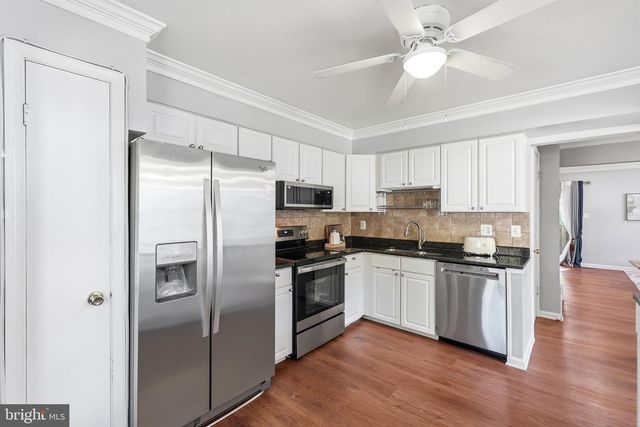 4871 NASH DR, Fairfax, VA 22032