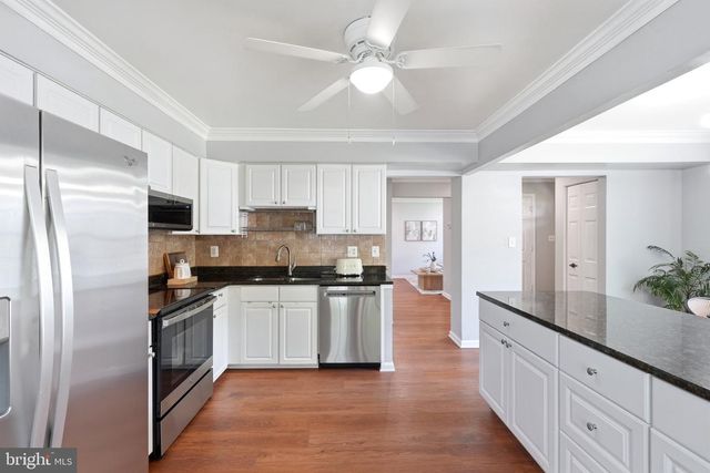 4871 NASH DR, Fairfax, VA 22032