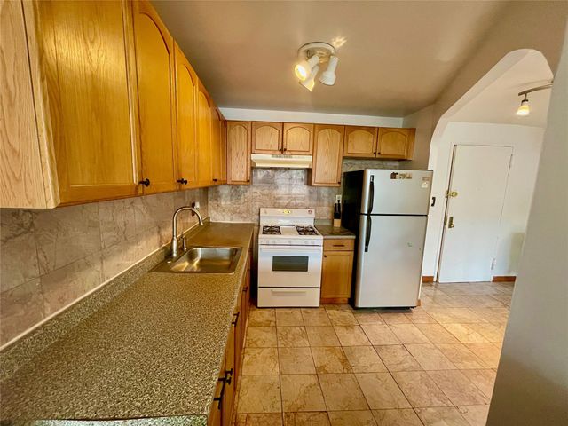 94-11 59th Avenue F21, Elmhurst, NY 11373