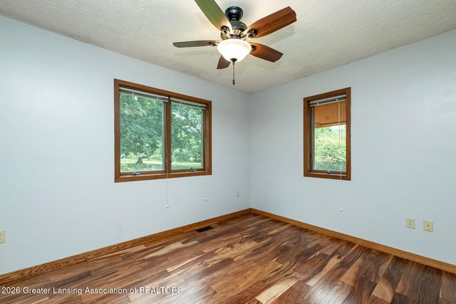 10471 N Royston Road, Grand Ledge, MI 48837