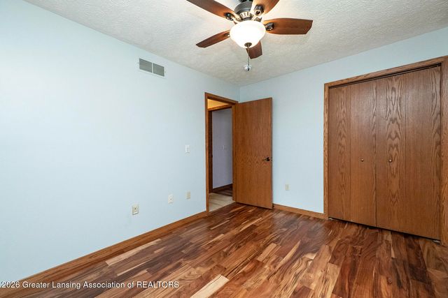 10471 N Royston Road, Grand Ledge, MI 48837