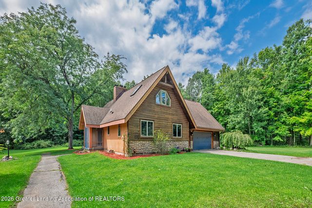 10471 N Royston Road, Grand Ledge, MI 48837
