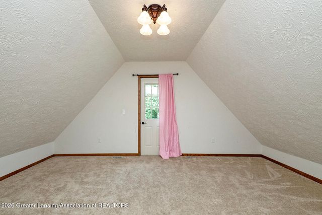 10471 N Royston Road, Grand Ledge, MI 48837