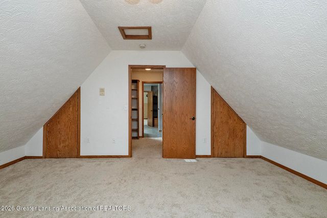 10471 N Royston Road, Grand Ledge, MI 48837